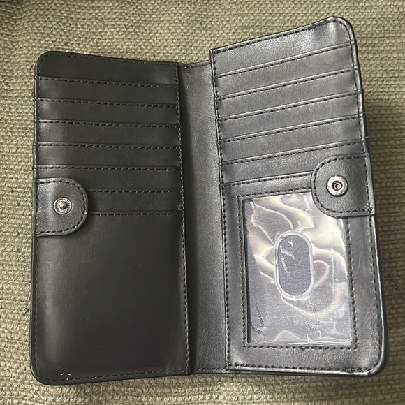 Beautiful Vera Wang wallet! - Picture 2 of 6